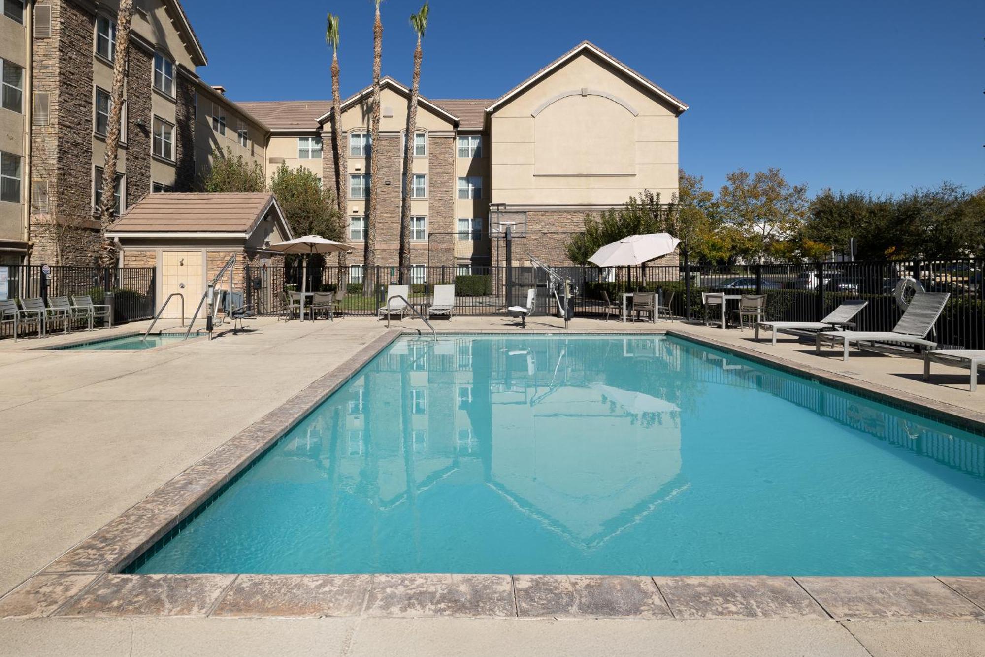 Homewood Suites By Hilton Ontario Rancho Cucamonga Εξωτερικό φωτογραφία